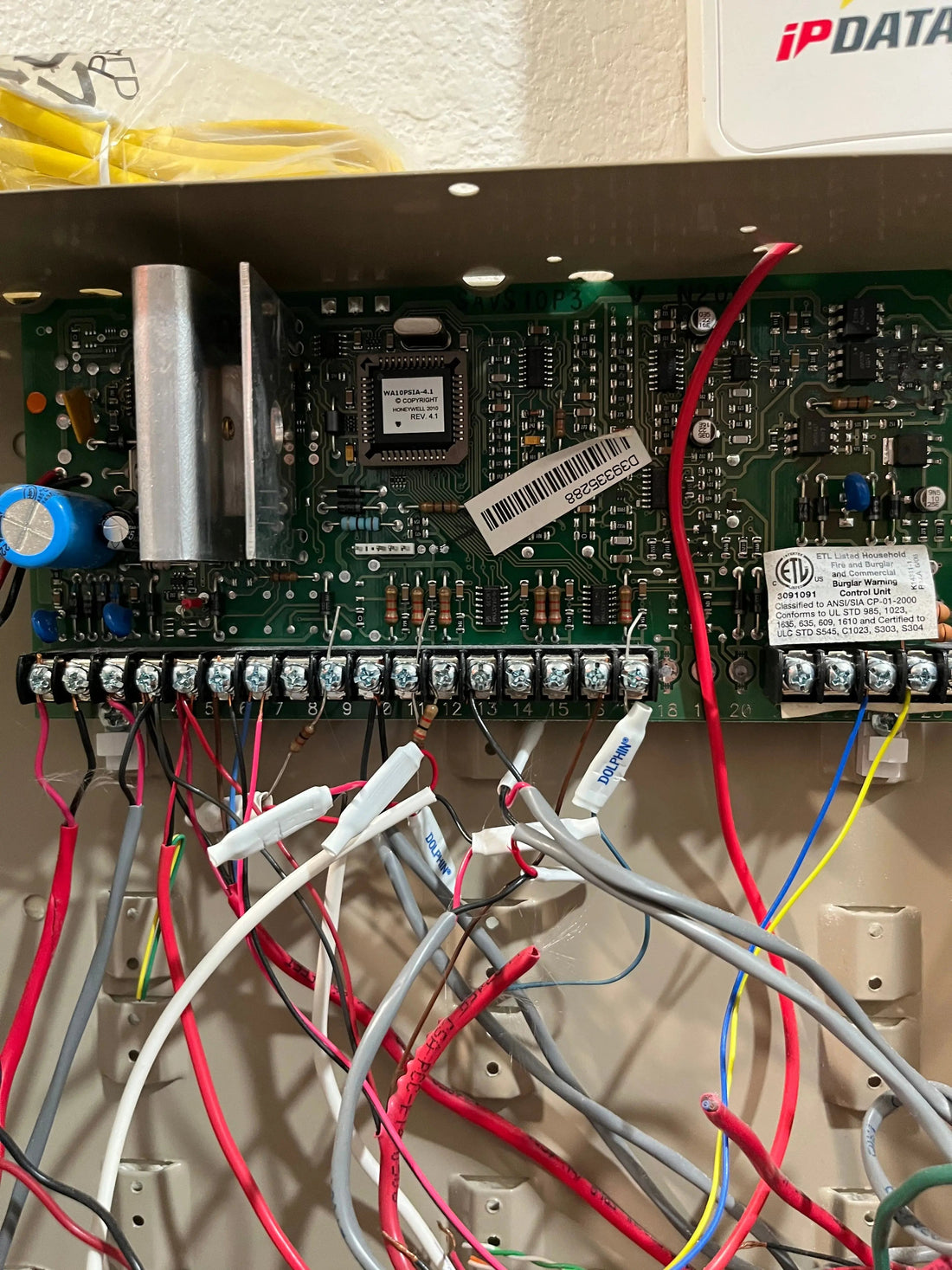 Austin Texas commercial security solutions — burglar alarm, fire alarm, access control and video surveillance by Avenger Security